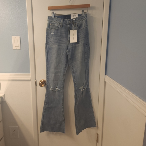 NWT High Rise Distressed Lucky Brand Jeans - Picture 5 of 9
